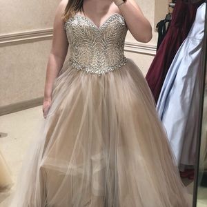 Chanpagne Ballgown Prom Dress